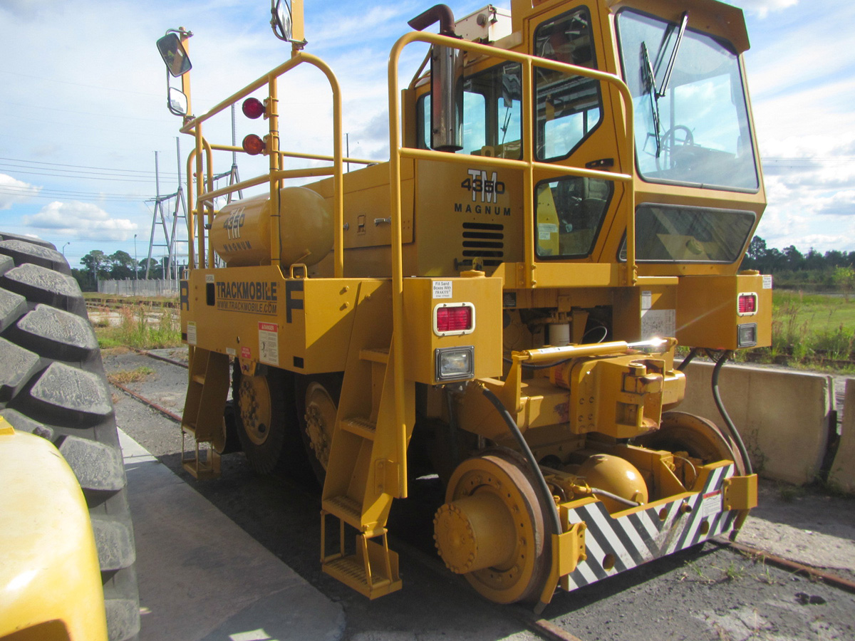 Locomotive Trackmobile angle