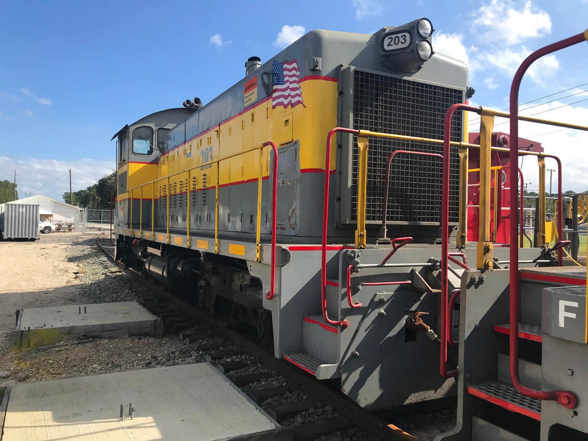 SW900 Locomotive angle